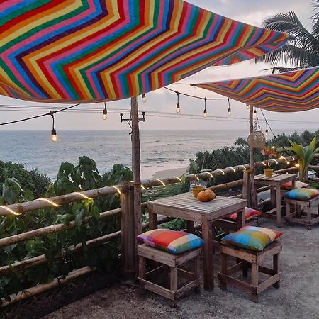アハンガマ Gaia Ocean Surf Yogaホステル エクステリア 写真