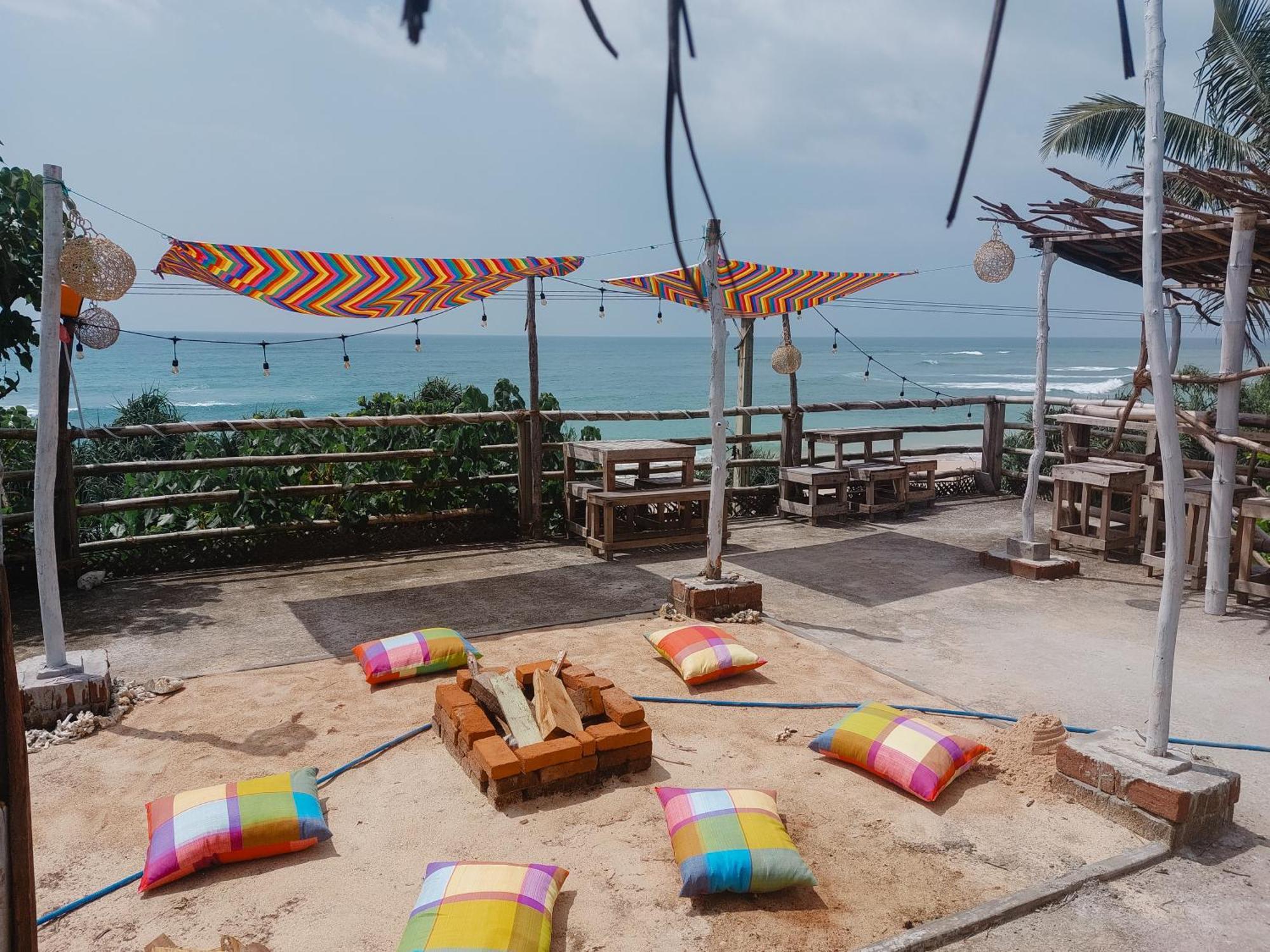 アハンガマ Gaia Ocean Surf Yogaホステル エクステリア 写真
